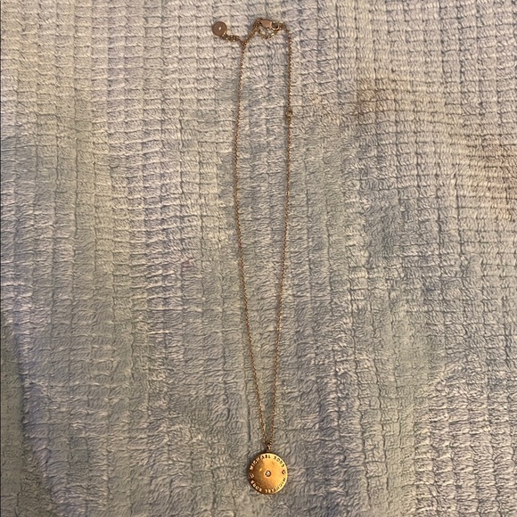 Gold Pendant Necklace - Picture 1 of 2